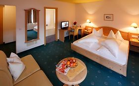 Am Reschensee 3*
